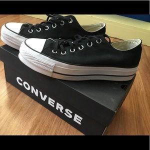 Converse CTAS LIFTS OX (Size 9.5)